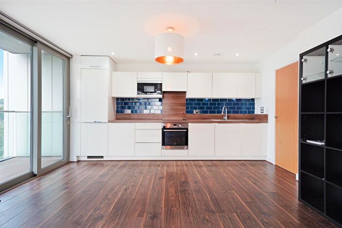 2 Bedroom Flat For Sale In Cornmill Lane, London, SE13
