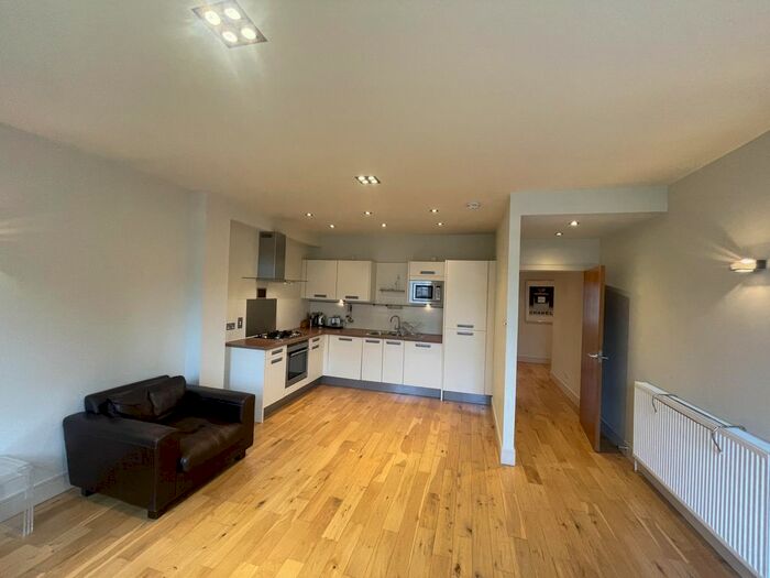 2 Bedroom Flat To Rent In Brunswick Street, Edinburgh, EH7