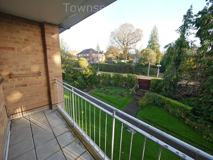 2 Bedroom Flat To Rent In Eastbury Avenue, Northwood, HA6