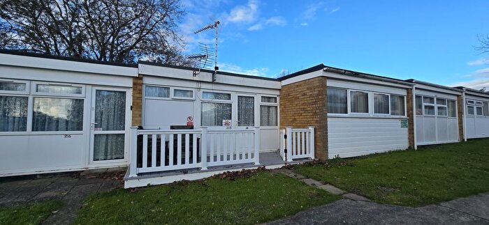 2 Bedroom Bungalow For Sale In Belle Aire Beach Road, Gt. Yarmouth, NR29