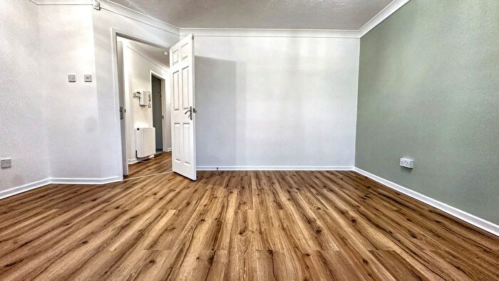 2 Bedroom Flat To Rent In Campbell Drive, Cardiff, CF11