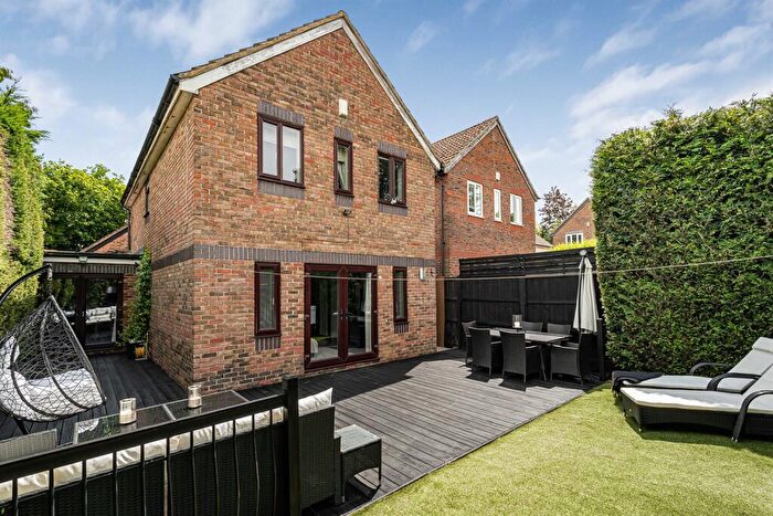 3 Bedroom House For Sale In Ivy Place, Lane End, HP14