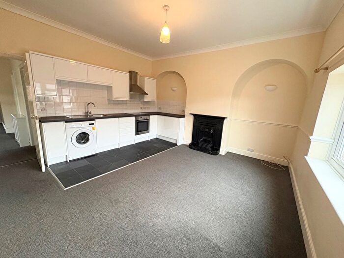 2 Bedroom Maisonette To Rent In Hamilton Road, Bishopstoke, Eastleigh, Hampshire, SO50