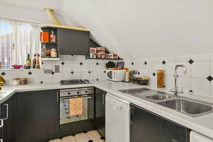 2 Bedroom Apartment To Rent In King Edward Road, Barnet, EN5