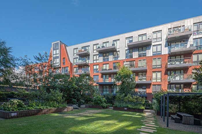 2 Bedroom Flat For Sale In Gaumont Place, Streatham Hill, London, SW2