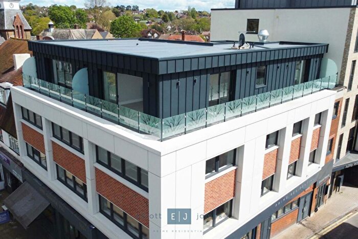 1 Bedroom Apartment To Rent In High Road, Loughton, IG10