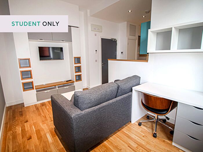Studio To Rent In Apt, Q One Residence #, LS2