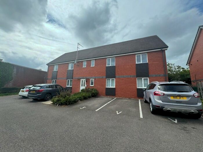2 Bedroom Apartment To Rent In Henton Court, Coventry, West Midlands, CV6