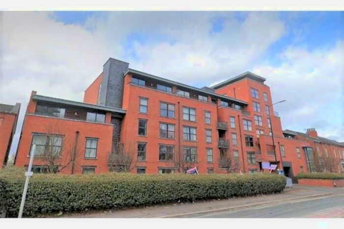 2 Bedroom Flat To Rent In Chester Road, Manchester, M16