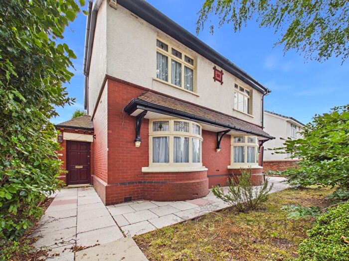 4 Bedroom Detached House For Sale In Kiln Lane, Dentons Green, St. Helens, WA10