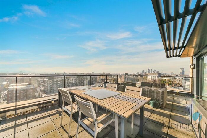 3 Bedroom Flat To Rent In Arc House, Maltby Street, Tower Bridge, London, SE1