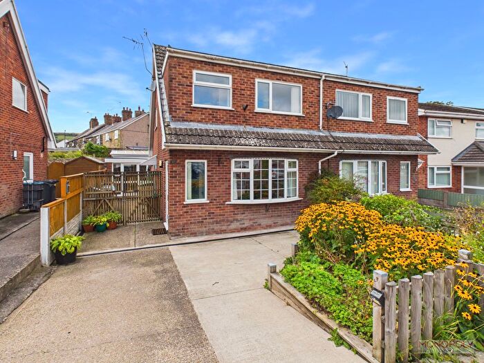 3 Bedroom Semi-Detached House For Sale In Fferm Llidiart Werdd, Coedpoeth, LL11