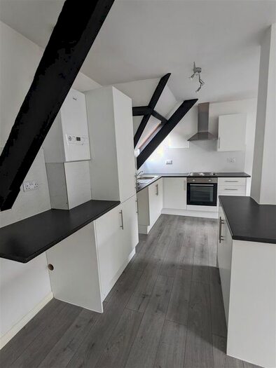 2 Bedroom Flat To Rent In Causeway, Beer, Seaton, EX12