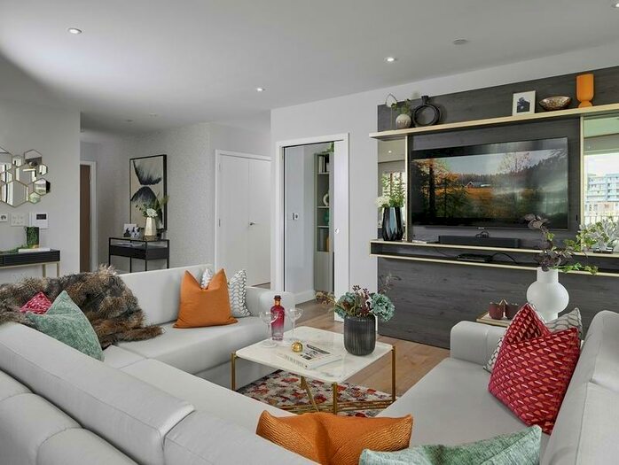 Houses for sale & to rent in IG7 4ED, Manford Way, Hainault Chigwell