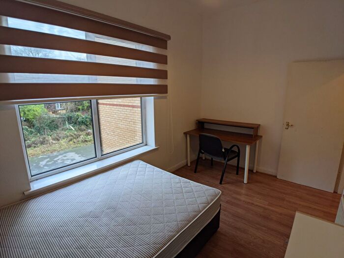 2 Bedroom Flat To Rent In Bed – Mitford Road, Withington, M14