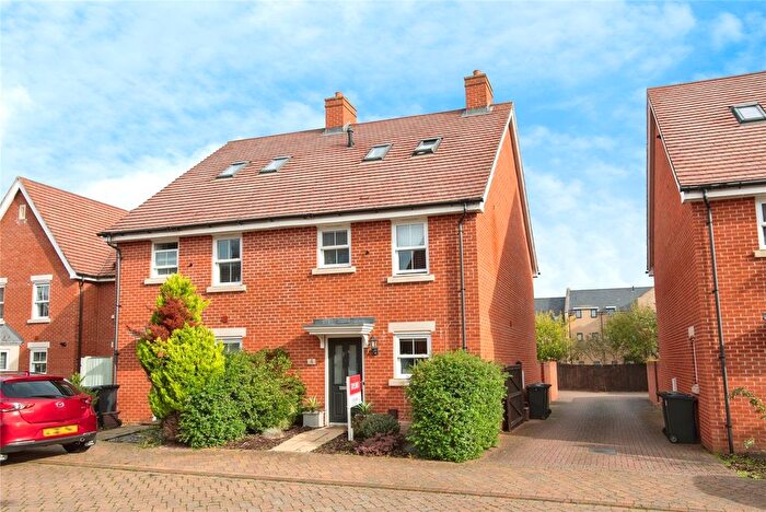3 Bedroom Semi-detached House For Sale In Blackburn Way, Biggleswade, Bedfordshire, SG18