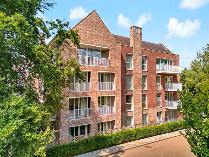2 Bedroom Apartment For Sale In Alderley Road, Wilmslow, Cheshire, SK9