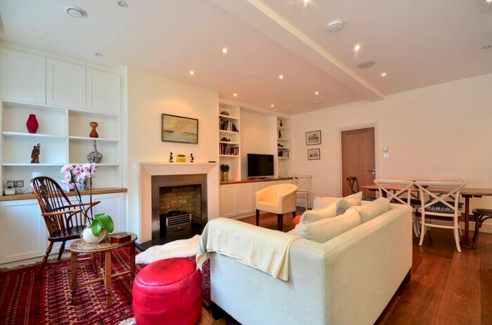 4 Bedroom Property To Rent In Atherstone Mews, South Kensington, London, SW7