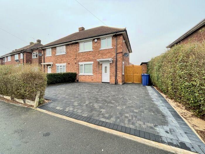 3 Bedroom Semi-Detached House To Rent In Sandringham Road, Cleethorpes, DN35