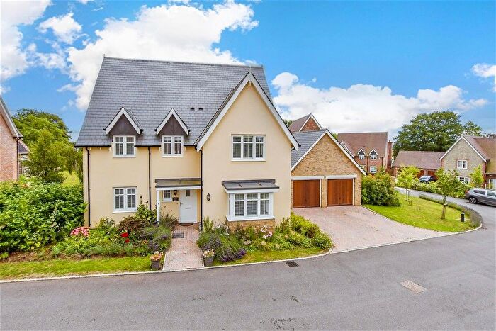 4 Bedroom Detached House For Sale In Vicarage Fields, Linton, Maidstone, Kent, ME17