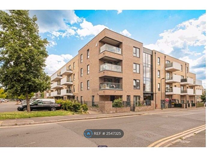 2 Bedroom Flat To Rent In Bluebell Court, Harrow, HA2