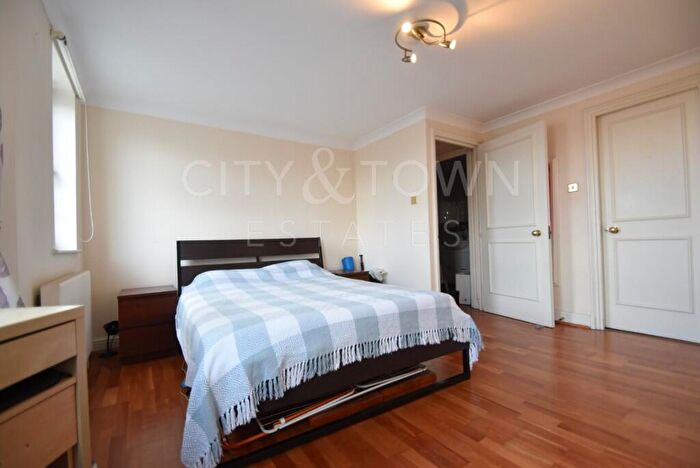 2 Bedroom Apartment To Rent In Cumberland Mills Square, London, E14