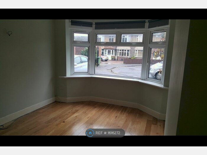 3 Bedroom Semi-Detached House To Rent In Westbury Road, Southampton, SO15