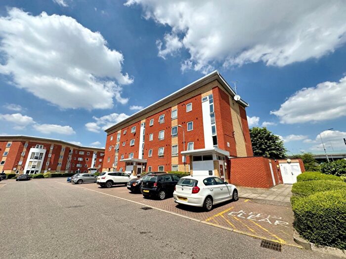 2 Bedroom Flat To Rent In Albatross Close, Beckton, E6