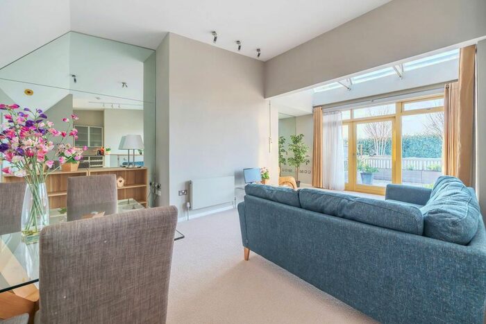 3 Bedroom Property To Rent In Moseley Row, Greenwich, London, SE10