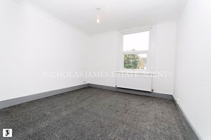 Studio To Rent In Mattison Road, Haringey, London, N4