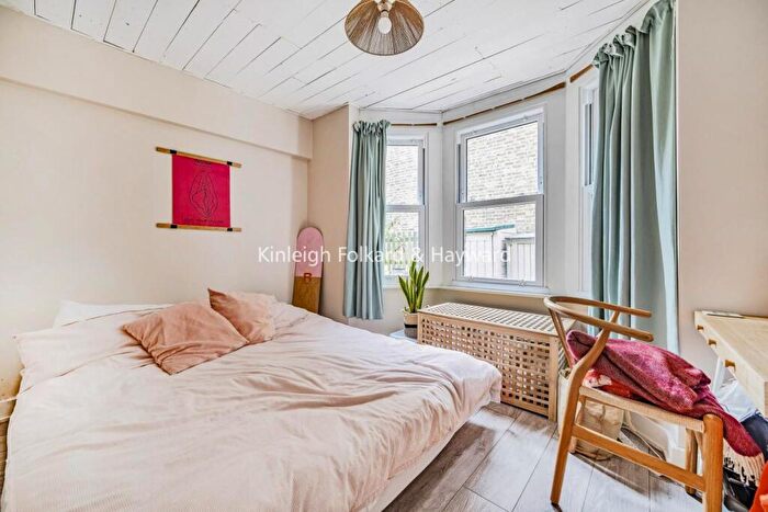 2 Bedroom Flat For Sale In Perry Hill, Catford, London, SE6