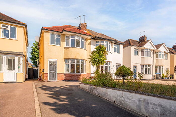 3 Bedroom Semi Detached House For Sale In Heathcote Road, Whitnash, Leamington Spa, CV31