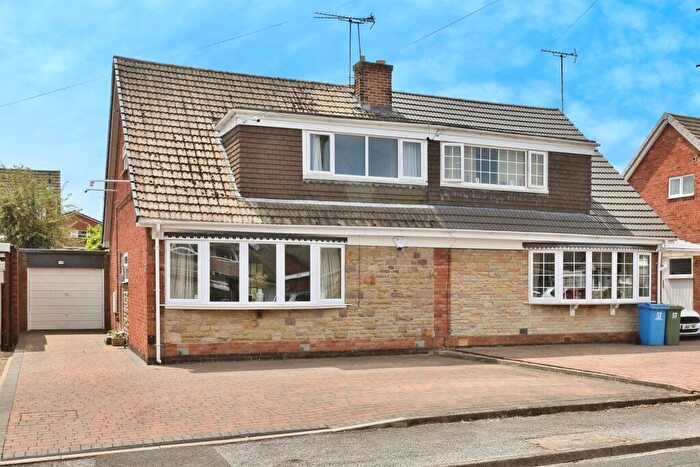 3 Bedroom Semi-Detached Bungalow For Sale In Windsor Road, Carlton-In-Lindrick, Worksop, S81