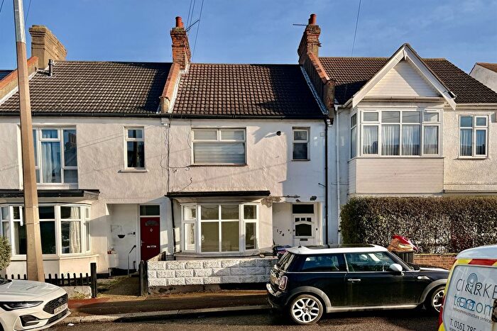 1 Bedroom Flat To Rent In Westbourne Grove, Westcliff On Sea, SS0