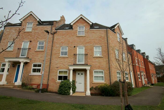2 Bedroom Flat To Rent In Appledore Road, Castle Road, MK40