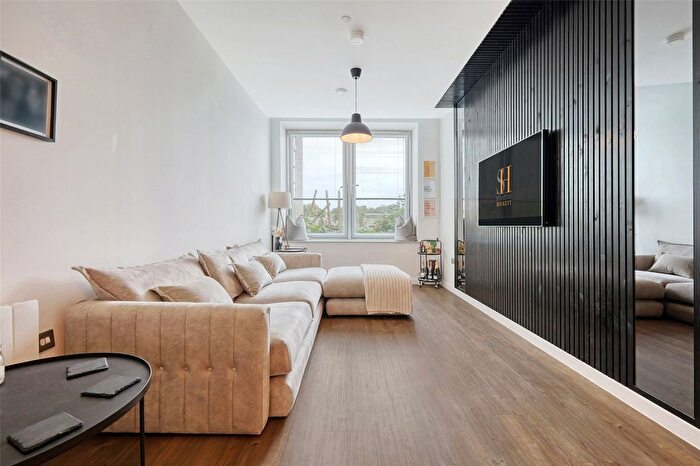 1 Bedroom Flat For Sale In Eagle Way, Great Warley, Brentwood, Essex, CM13