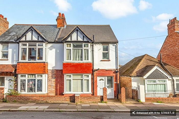 1 Bedroom Maisonette For Sale In Stanmer Park Road, Brighton, BN1