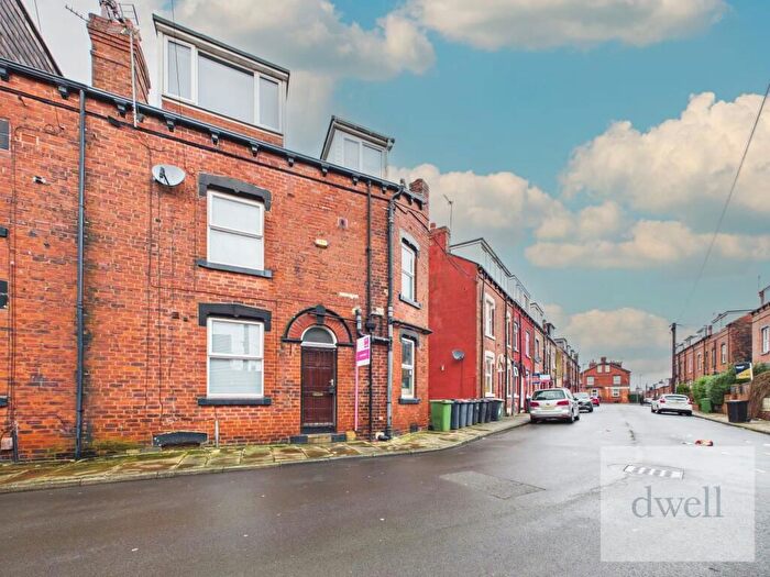 3 Bedroom Terraced House For Sale In Whingate Avenue, Armley, Leeds, LS12