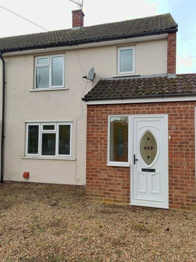 3 Bedroom Terraced House To Rent In Northumbria Road, Maidenhead, SL6