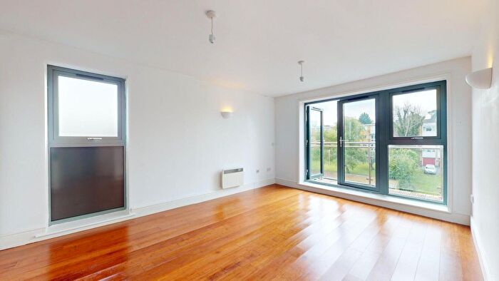 2 Bedroom Flat To Rent In Scholars Road, London, E4
