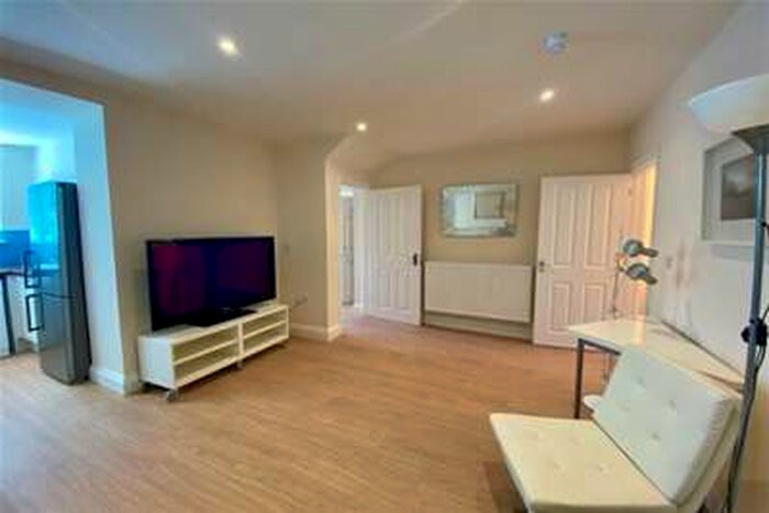 1 Bedroom Flat To Rent In West Terrace, Eastbourne, BN21