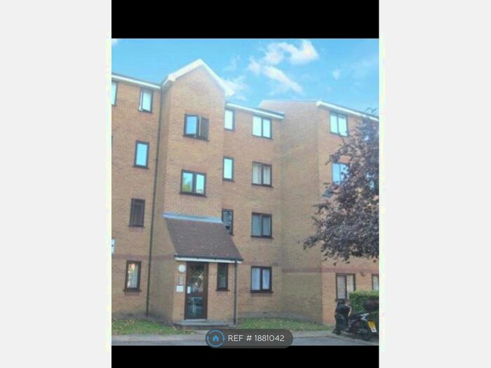 1 Bedroom Flat To Rent In Inwen Court, London, SE8