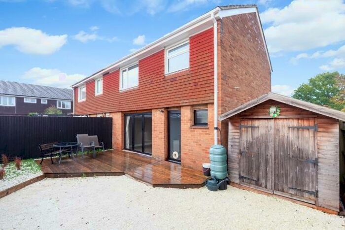 3 Bedroom Semi-Detached House To Rent In Colne Drive, Berinsfield, OX10