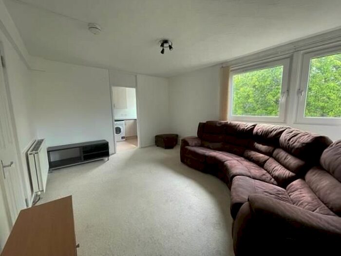 3 Bedroom Flat To Rent In Whitehouse Street, Aberdeen, AB10