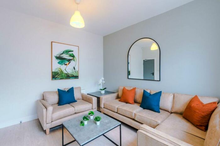 7 Bedroom Terraced House To Rent In Cawdor Road, Manchester, M14