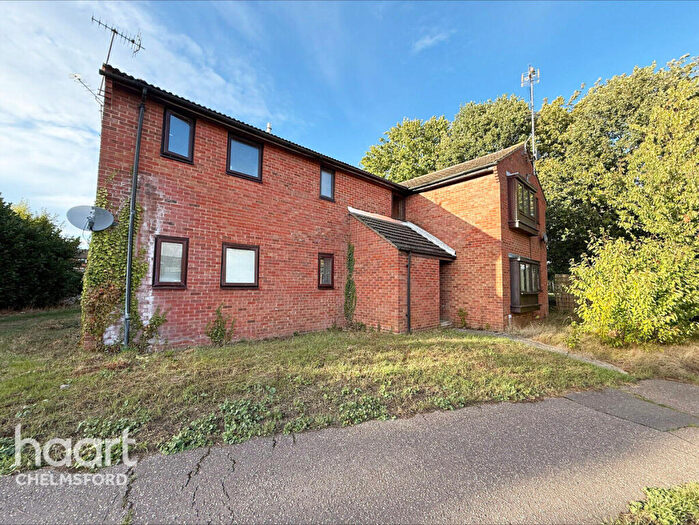 Apartment For Sale In Henniker Gate, Chelmsford, CM2