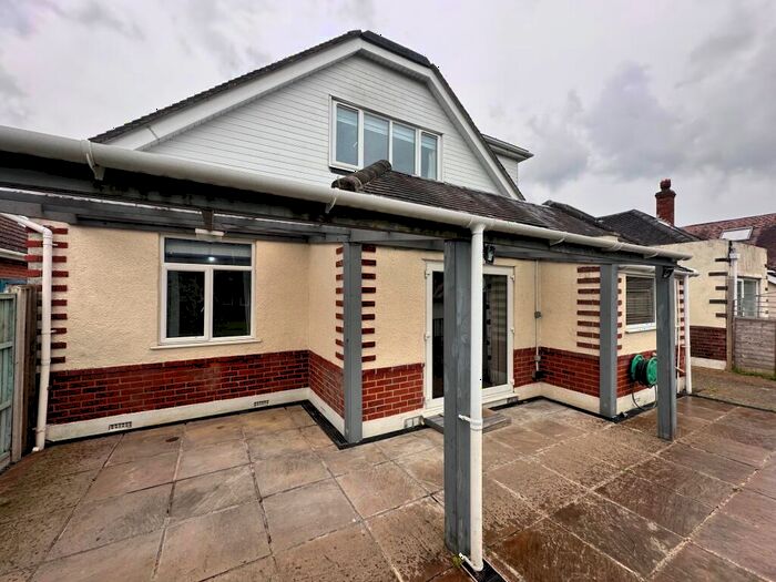 4 Bedroom House To Rent In Craigmoor Avenue, Bournemouth, BH8