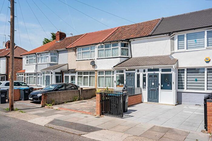 2 Bedroom House For Sale In Woodstock Crescent, London, N9