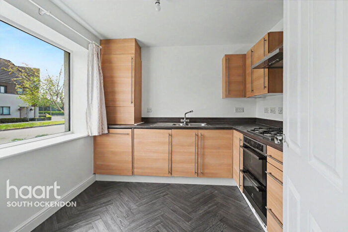 3 Bedroom Semi-Detached House For Sale In Belhouse Avenue, Aveley, RM15