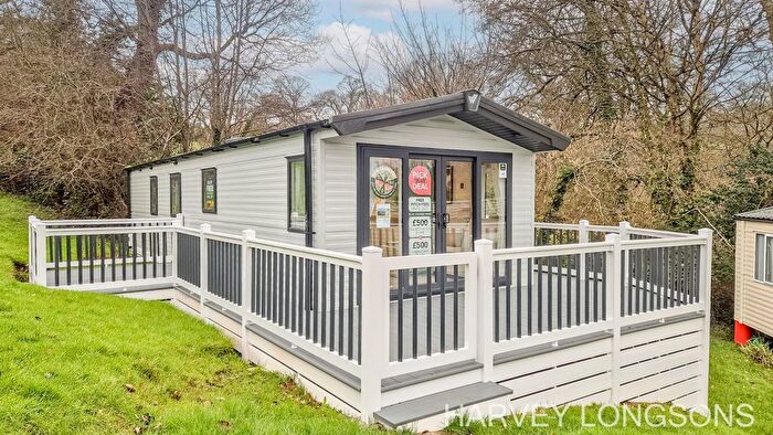 3 Bedroom Park Home For Sale In Axminster Road, Charmouth, DT6